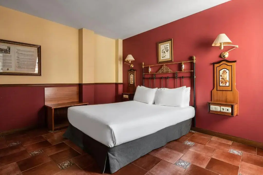 Double room (full double bed)