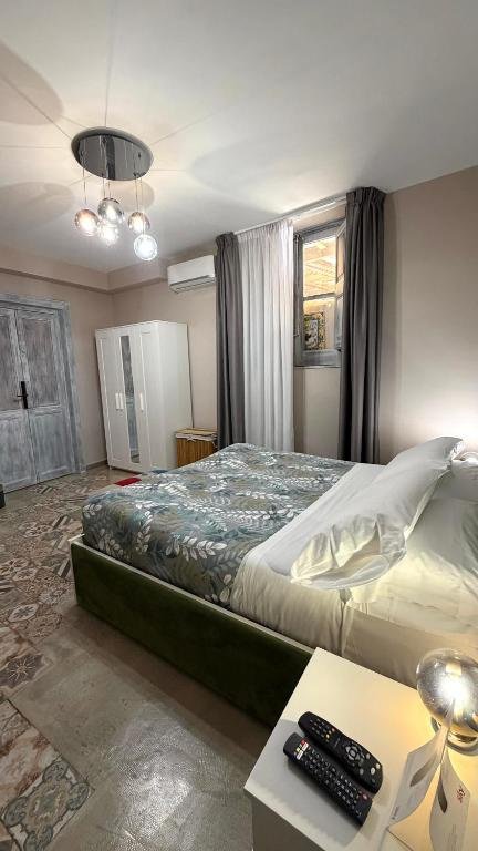 Double room (full double bed)