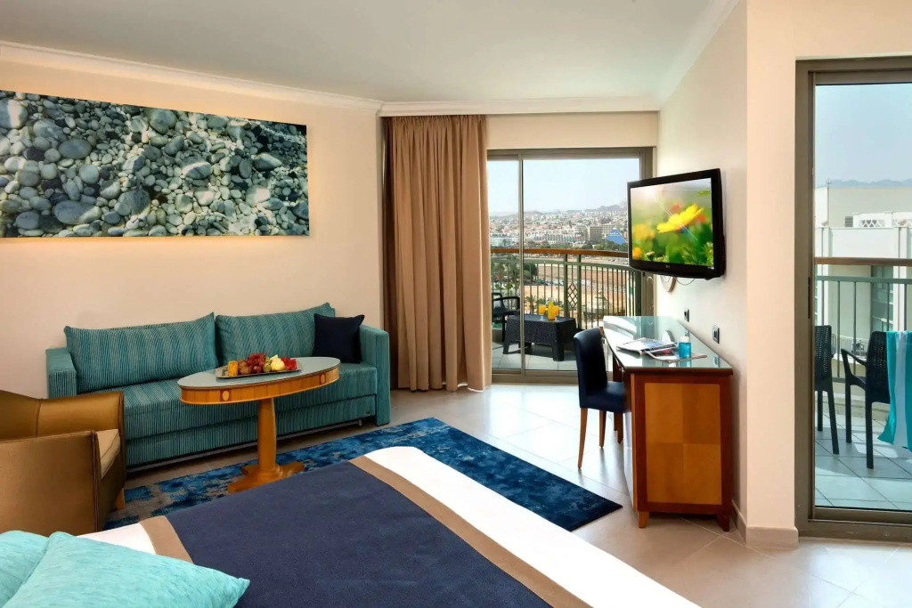 U Deluxe Double Family room with balcony (full double bed)