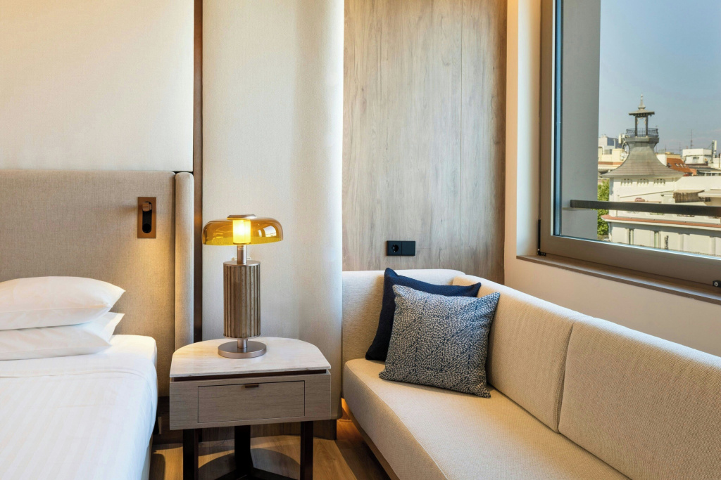 Panoramic Superior Double Family room with city view (full double bed)