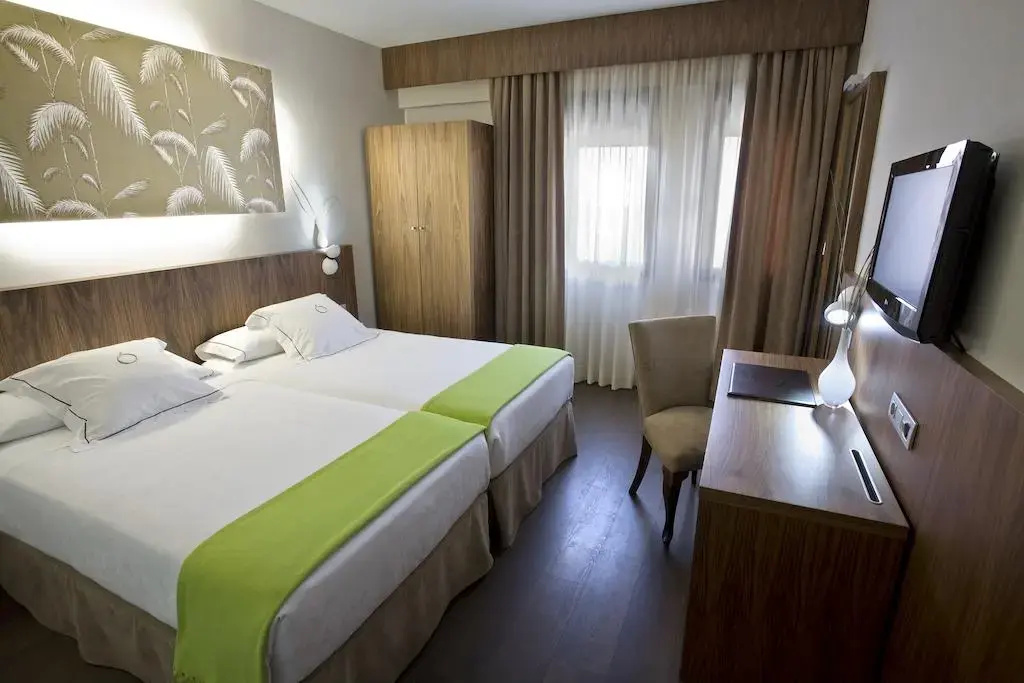 Double room (full double bed)