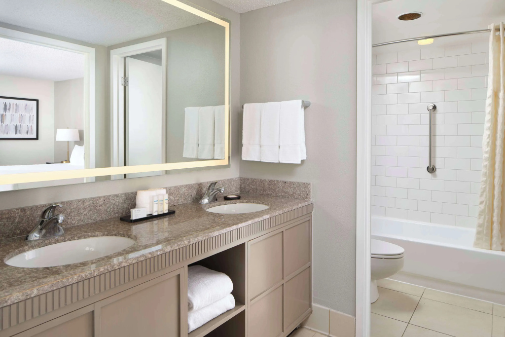 Embassy Suites by Hilton Myrtle Beach Oceanfront Resort - Chambres