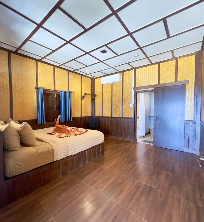 Air Conditioner Double Bungalow beachfront (full double bed)