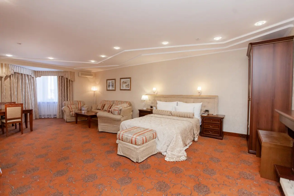 Park Hotel Berezka Room Type - Deluxe Premium Double room full double bed
