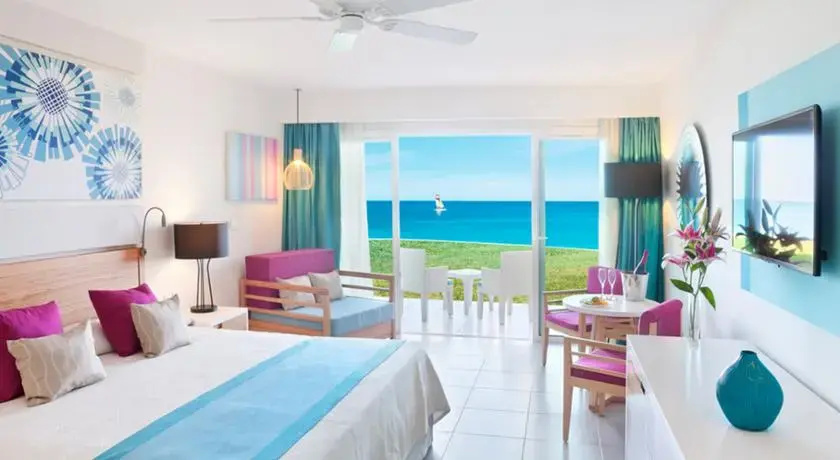 Premium Double room with ocean view (full double bed)