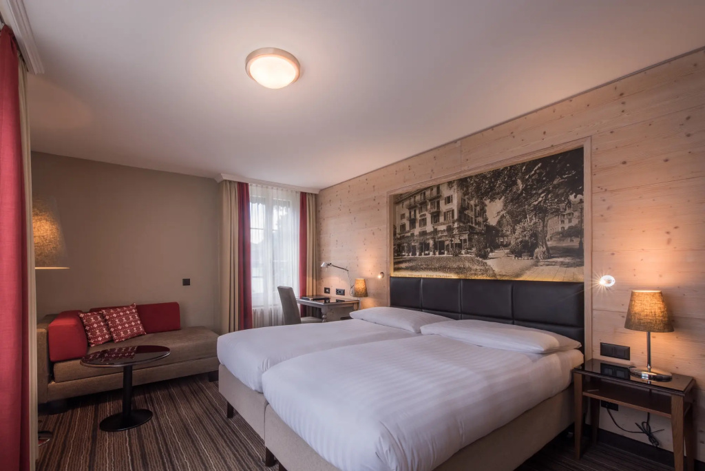 Large Double room with balcony (twin beds)