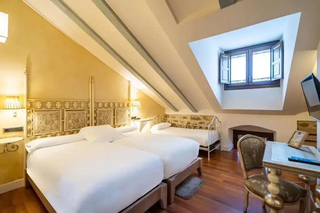 Extra Bed Double room (twin beds)