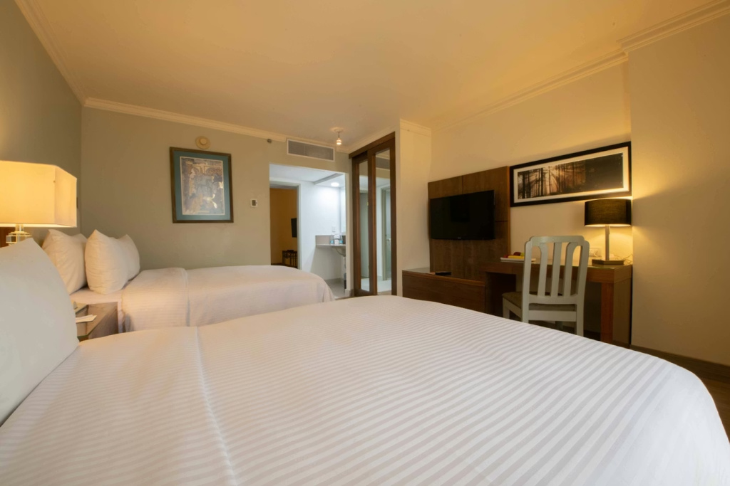 Master Quadruple Suite