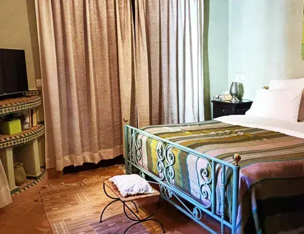 Lis Double room (full double bed)