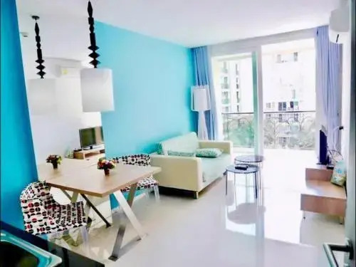 Двухместные апартаменты с видом на бассейн двуспальная кровать в Atlantis Condo Pattaya by Panissara