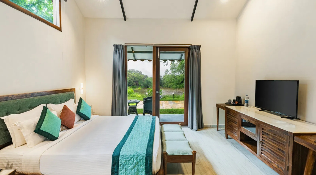 Double Luxury Villa with pond view (full double bed)