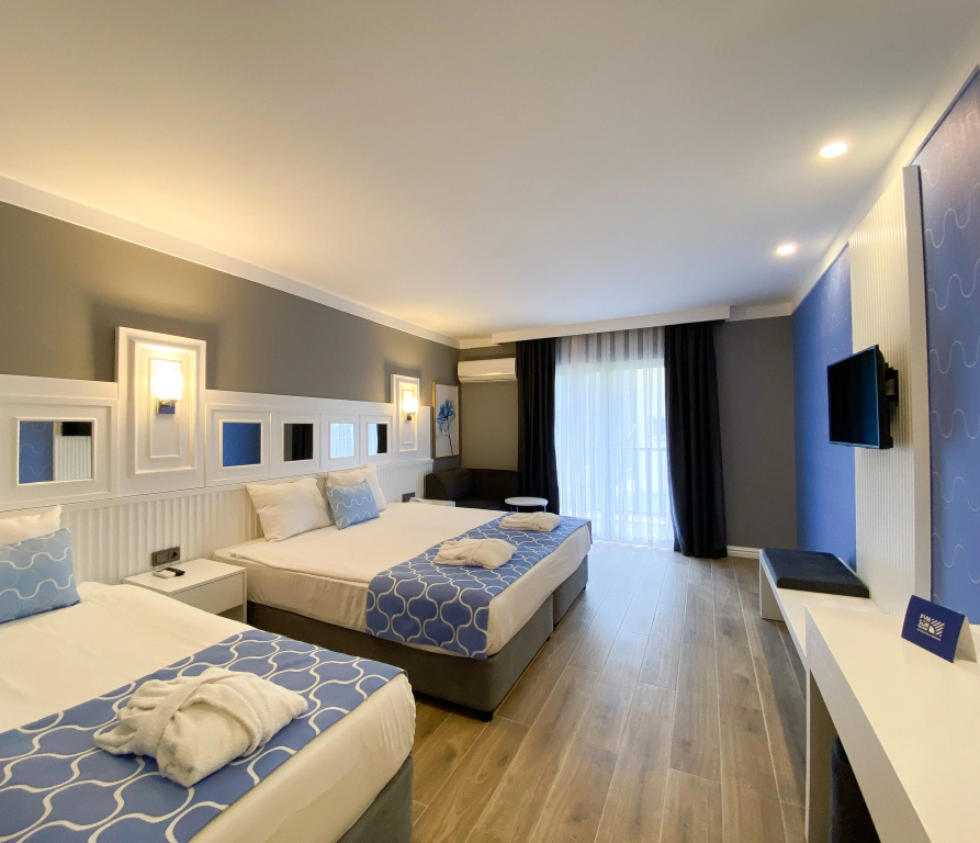 Standard Triple room