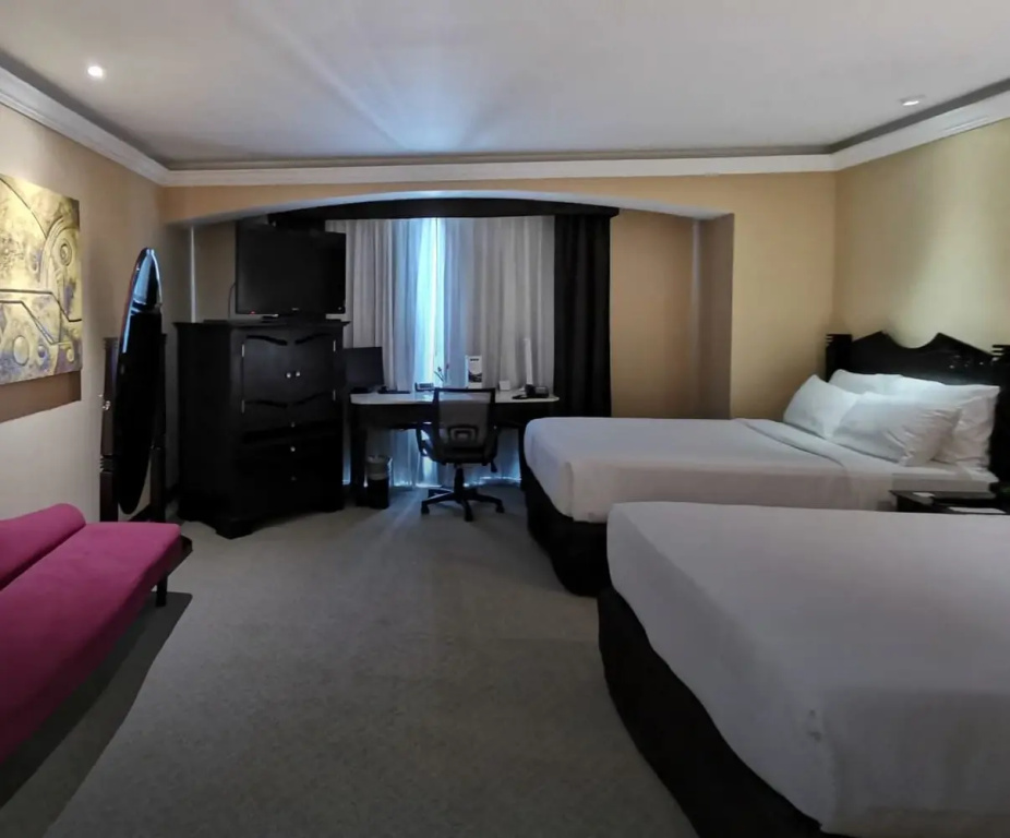 Honeymoon Suite