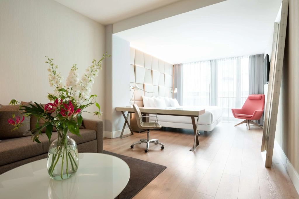 Double Junior Suite (full double bed)