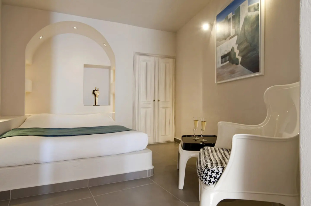 Double Junior Suite (full double bed)