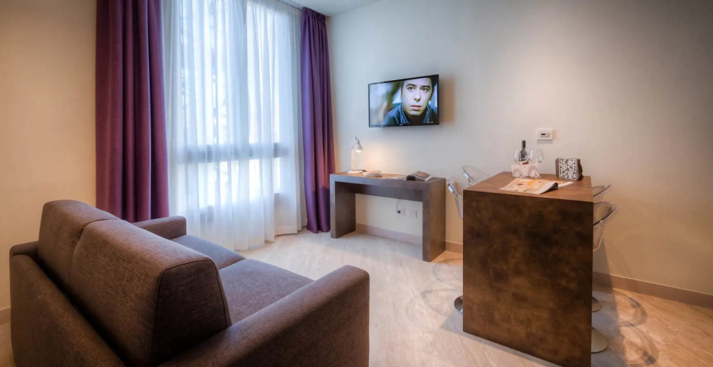 Double Junior Suite full double bed