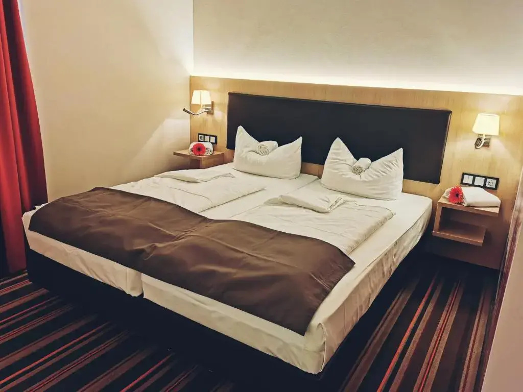Standard Double room (full double bed)