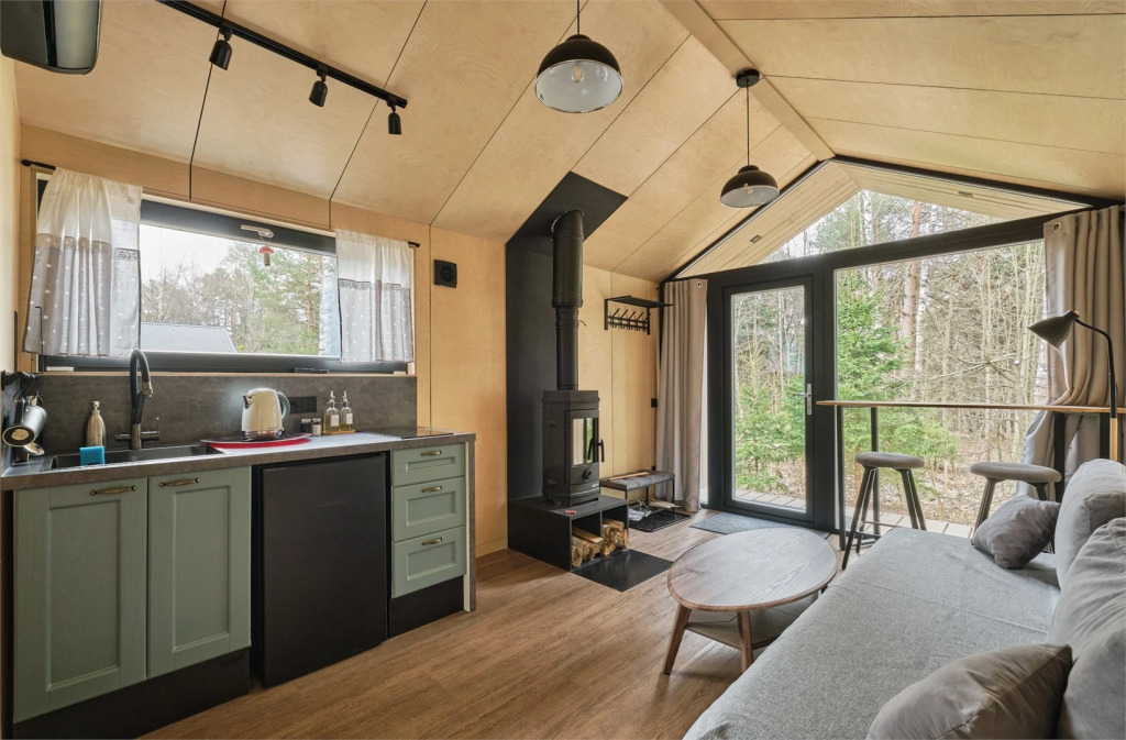 Двухместная Хижина № 1 двуспальная кровать в Сарай Сараев