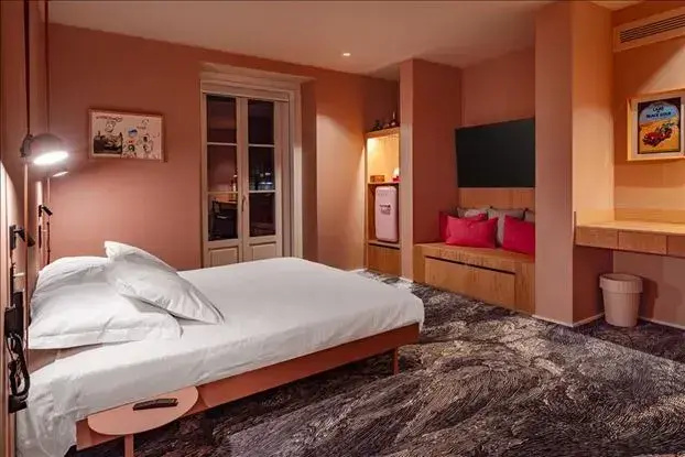 Deluxe Double room with view (full double bed)