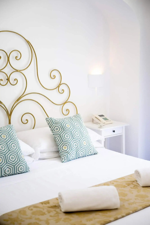 Classic Double room with sea view (full double bed)