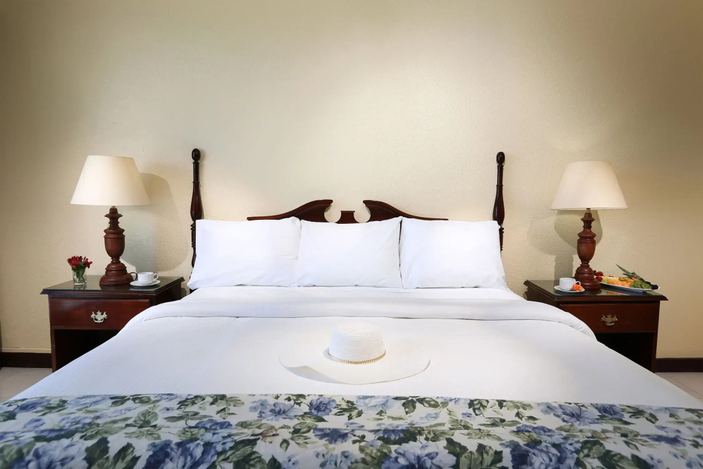 Double room oceanfront (full double bed)