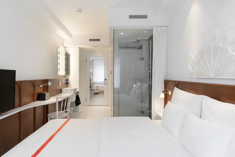 Lovely Double room (full double bed)