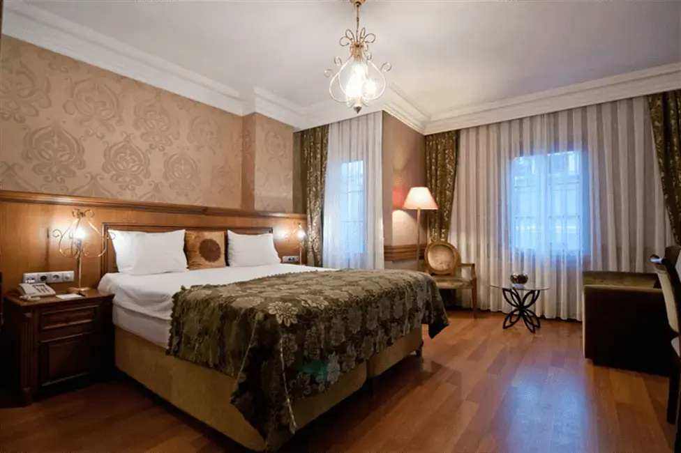 Superior Triple room with city view
