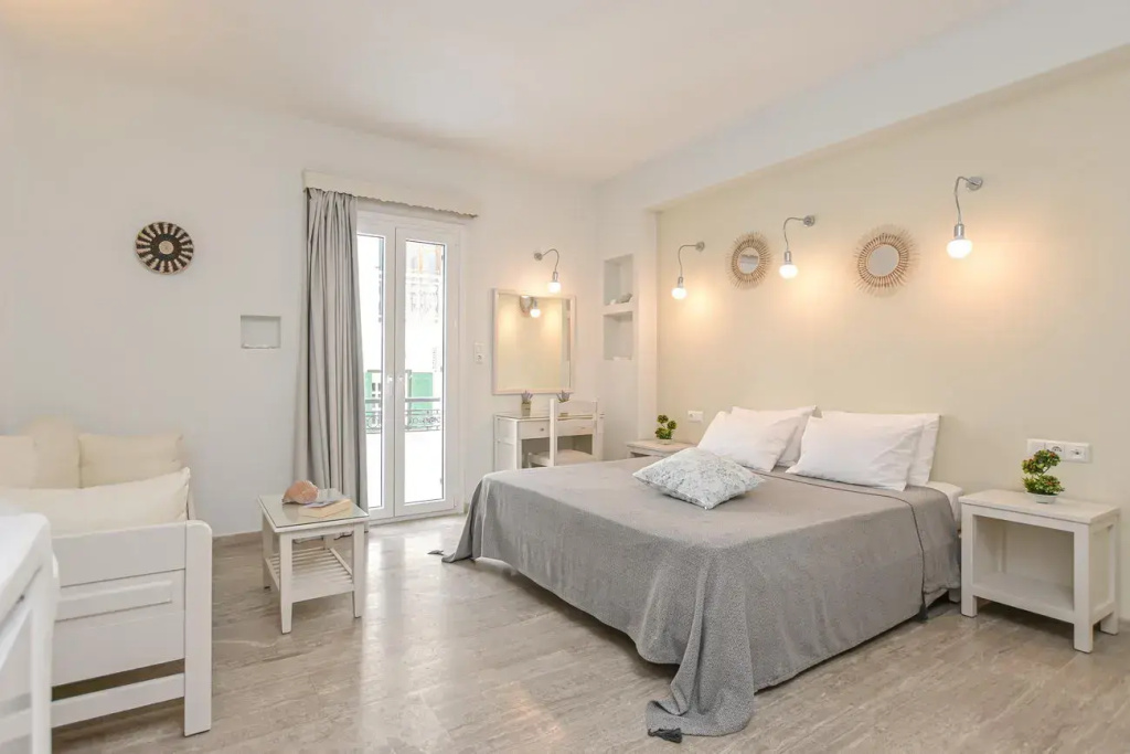 Standard Double Studio (full double bed)