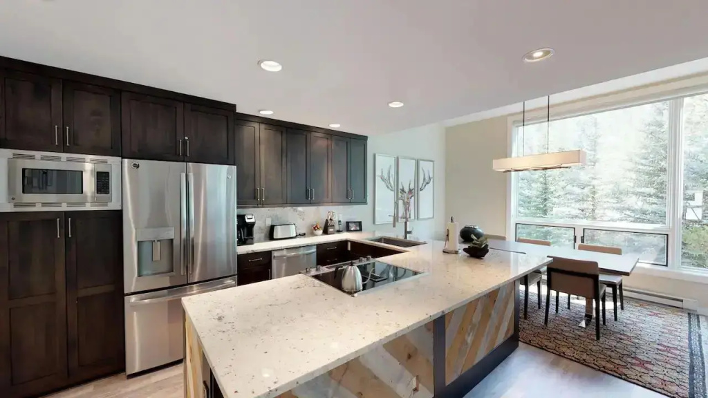 3 Bedrooms Luxury Platinum Condominium