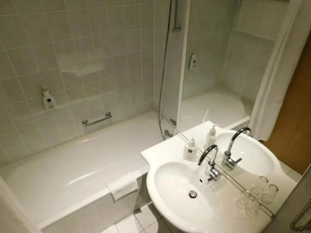 Standard Double Suite (full double bed)