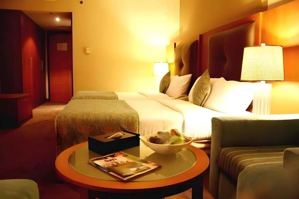 Landmark Summit Hotel - Chambres
