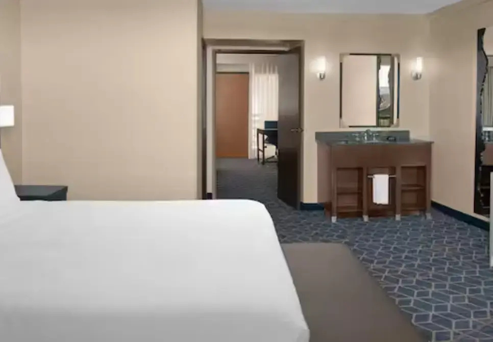 2 Bedrooms Double Suite with balcony (full double bed)