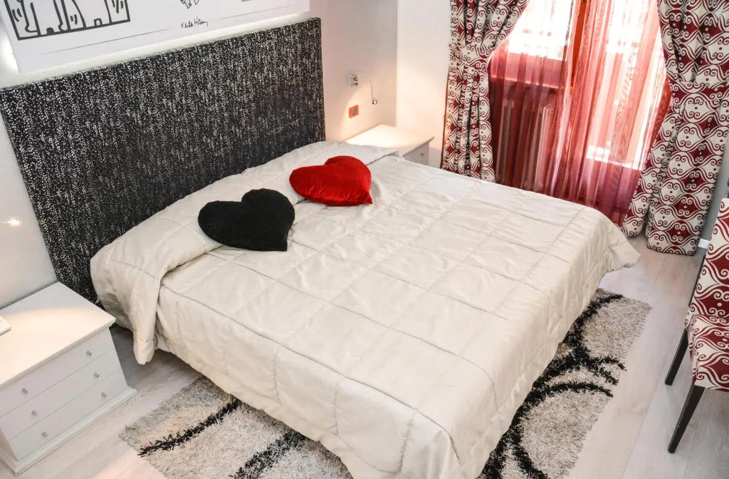 Modern Look Double room (full double bed)