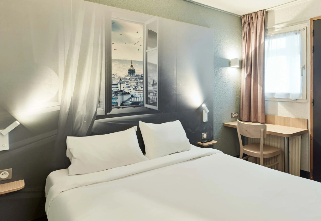 Double room (full double bed)