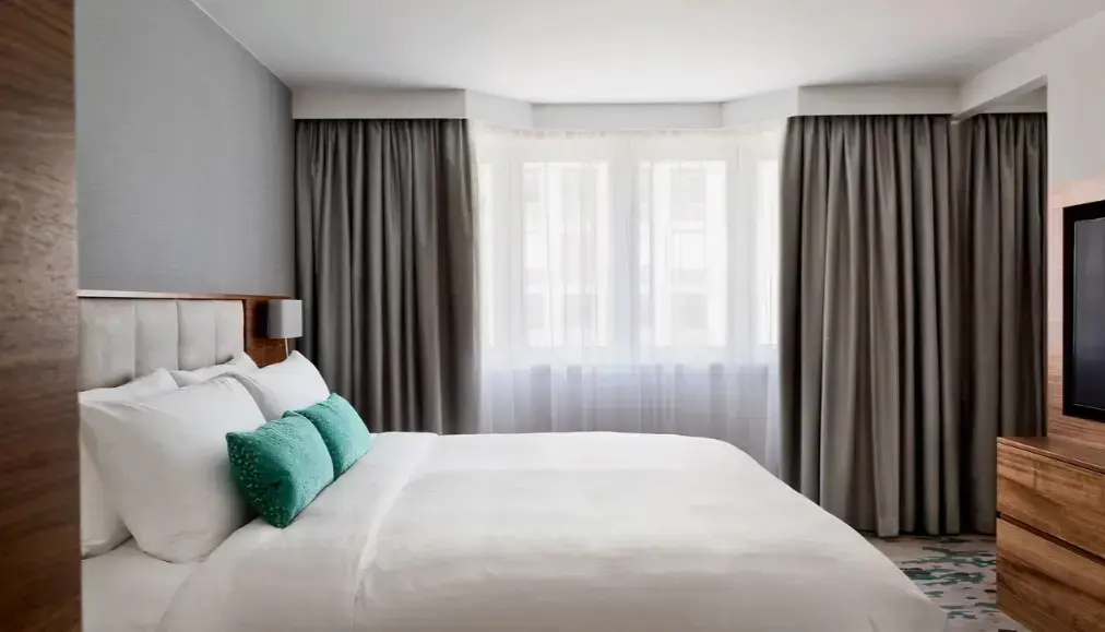 Executive M Club Lounge Access Double Suite (full double bed)