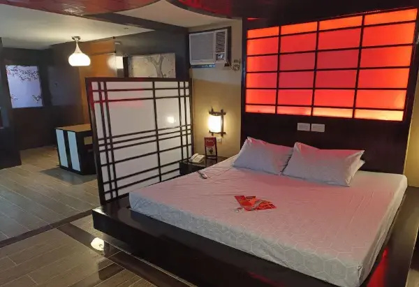 1 Bedroom Double Mega Suite (full double bed)