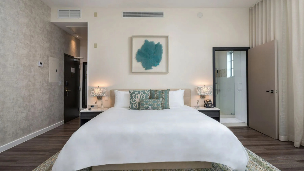 Premier Corner Double Suite (full double bed)