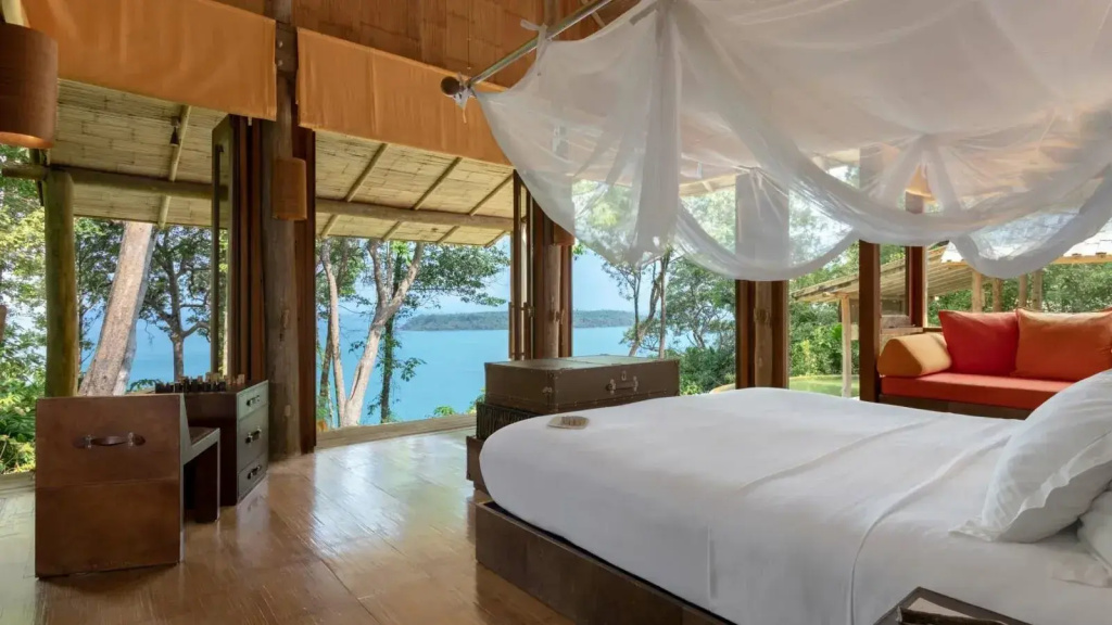 Pool Villa Suite with sunset view