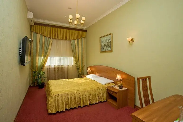 Double Suite (full double bed)