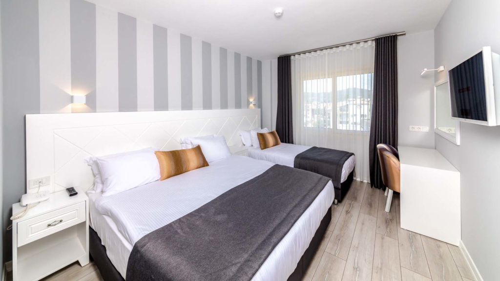 Superior Triple room