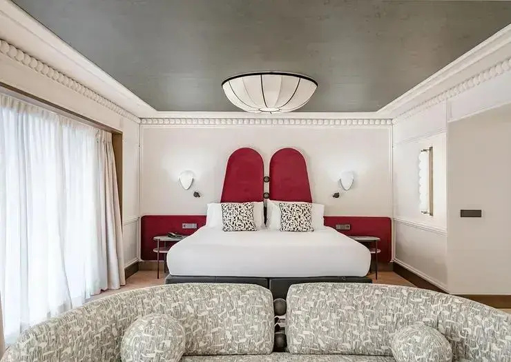 Cervantes Double Suite (full double bed)