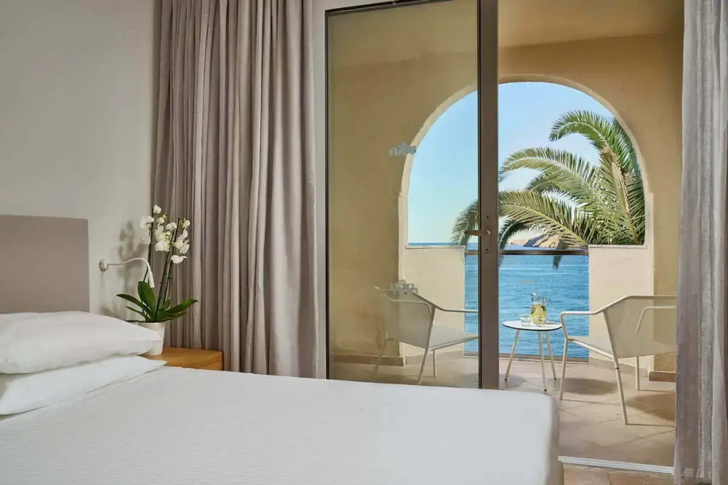 Deluxe Double Junior Suite with sea view (full double bed)