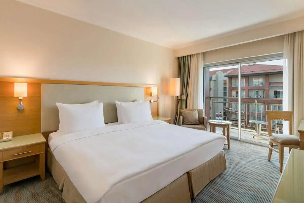 Superior Double room with balcony (full double bed)