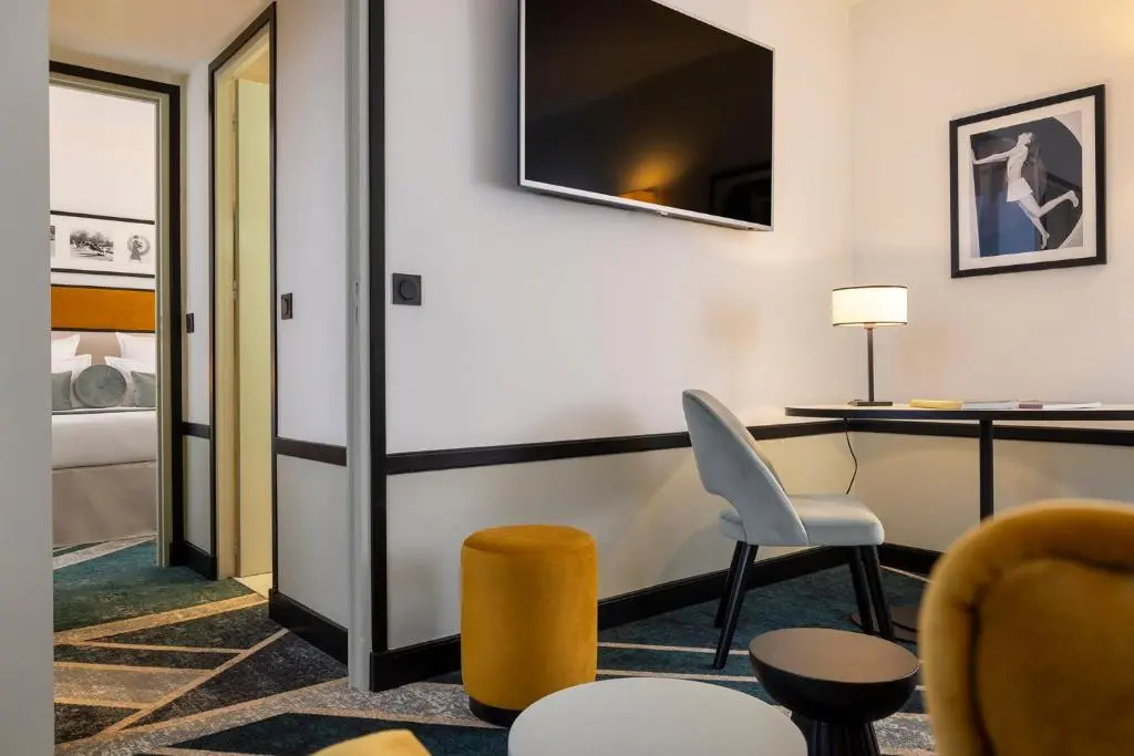 Hotel Aiglon 75