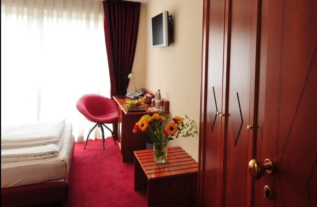 Superior Double room (full double bed)
