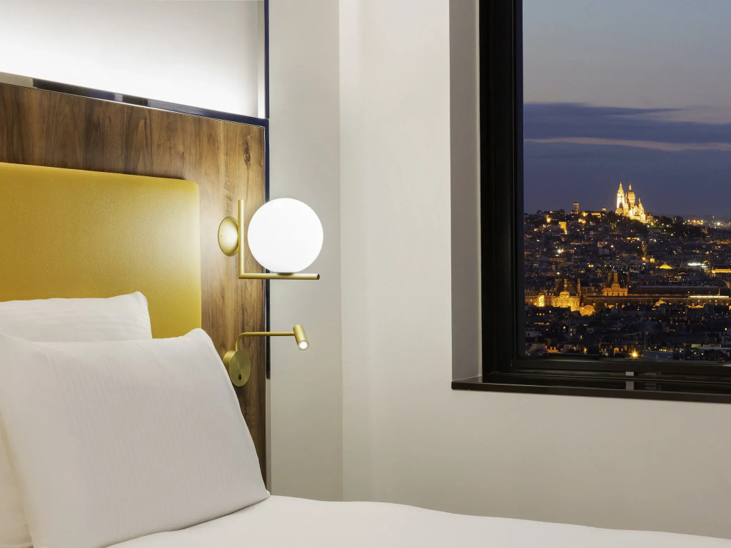 Deluxe Paris view Double room (full double bed) (queen size bed)