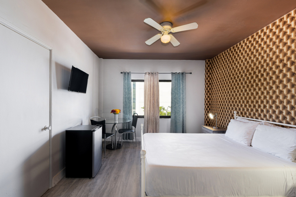 Standard Double room with view (full double bed)