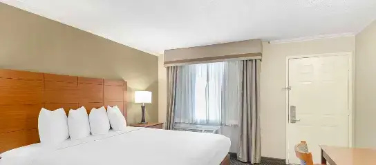 Work Desk Double room (full double bed)