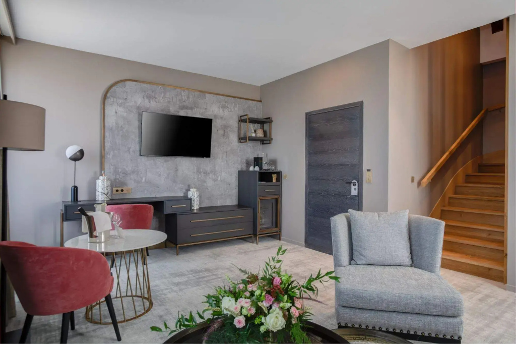 Double Duplex Suite with Loire View (full double bed)