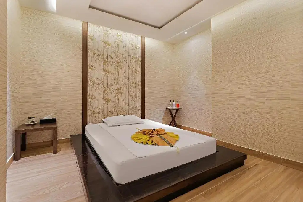 Luxury Double Suite with canal view (full double bed)